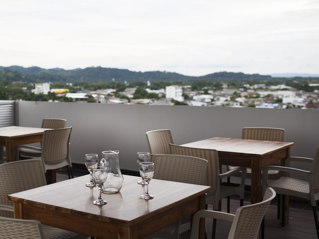 Hotel Cinco Монтерия Экстерьер фото
