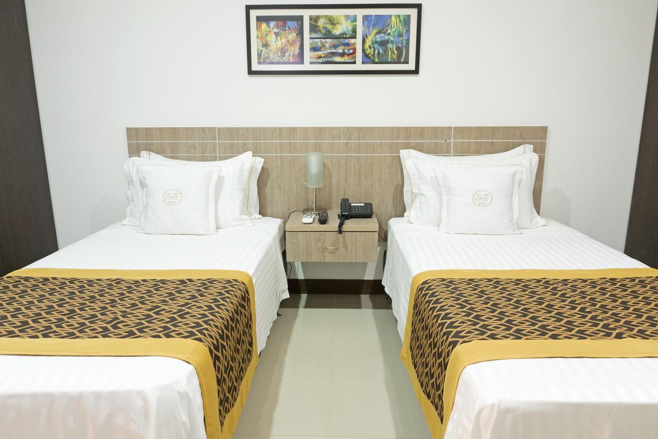 Hotel Cinco Монтерия Экстерьер фото