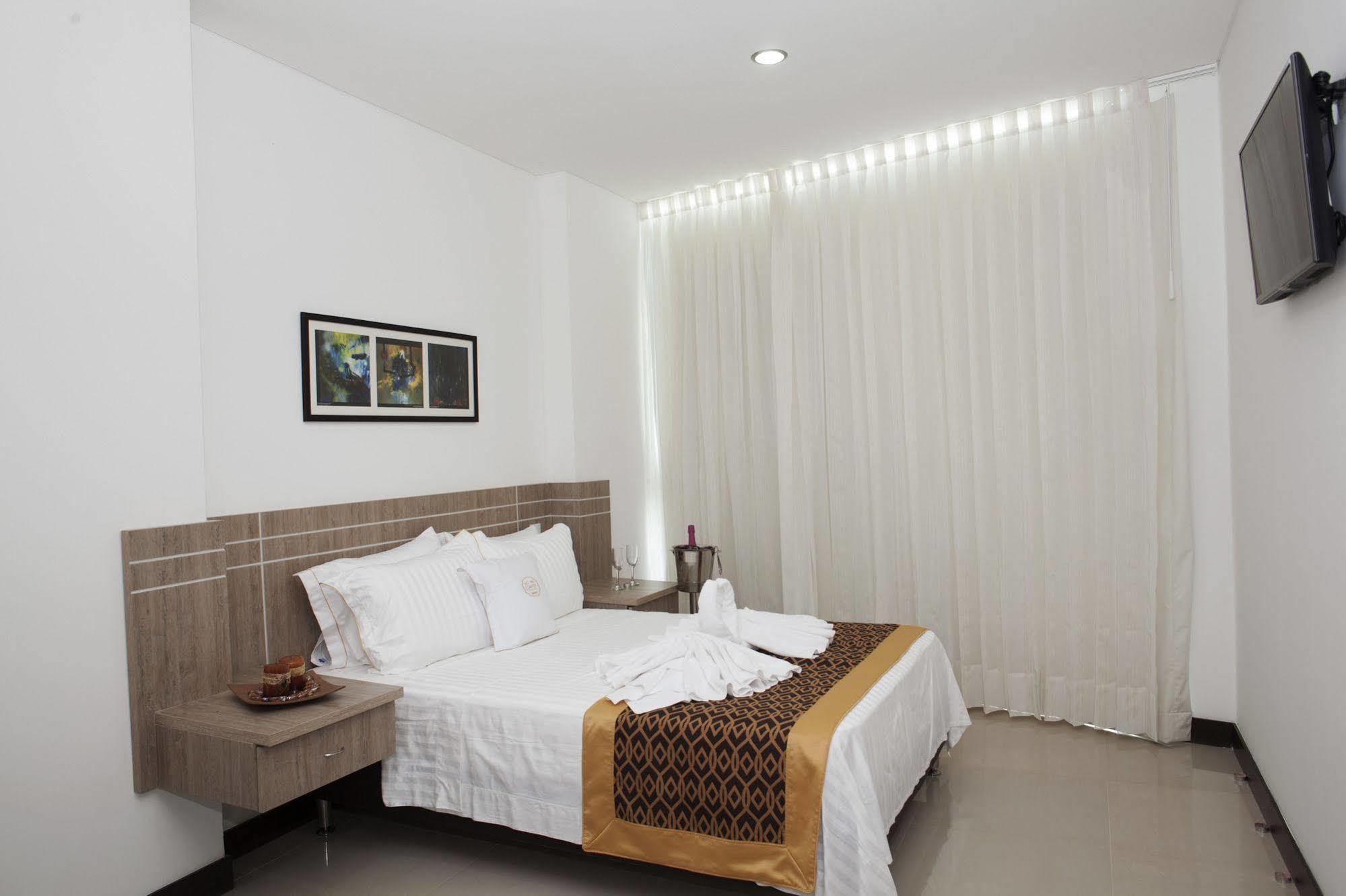 Hotel Cinco Монтерия Экстерьер фото